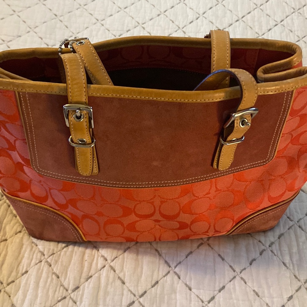 Vintage coach in excellent condition